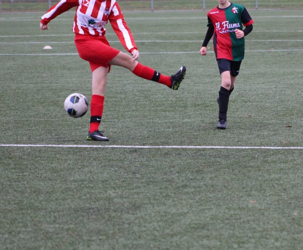 scheld je team genoot niet uit, iedereen kan een foutje maken, voetbal, mis schieten, mis trappen, respect,